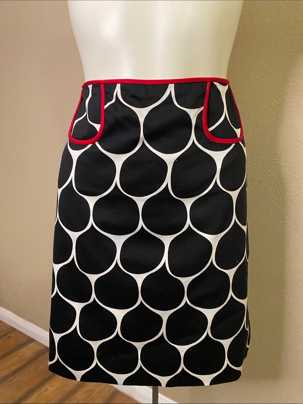 Willi Smith Red & Black Retro vintage look geo Graphic print apron skirt 8